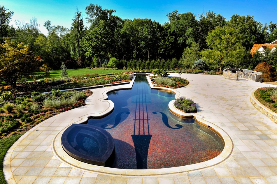 the pool in the form of large-scale copy violin-06