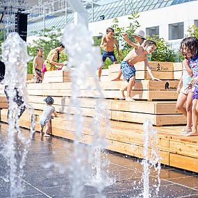 wooden terrace in montreal-02