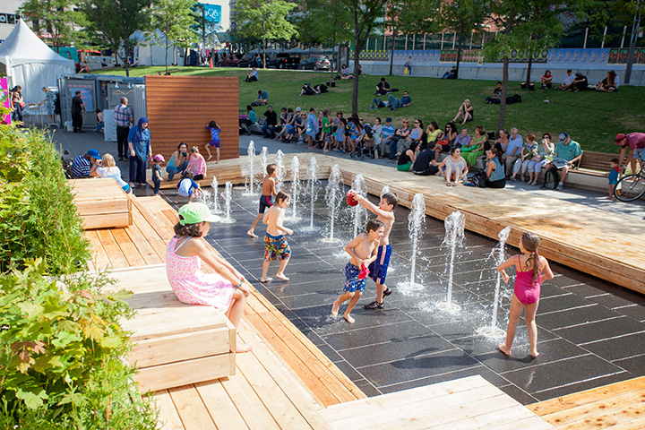 wooden terrace in montreal-03