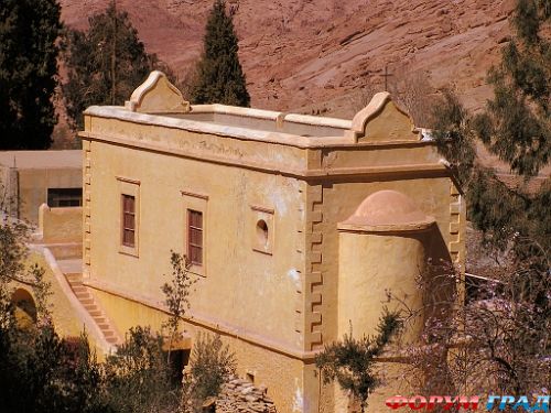 Монастырь Святой Екатерины у подножия горы Синай в Египте