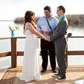 cara-kens-cabin-wedding-on-the-lake20-01
