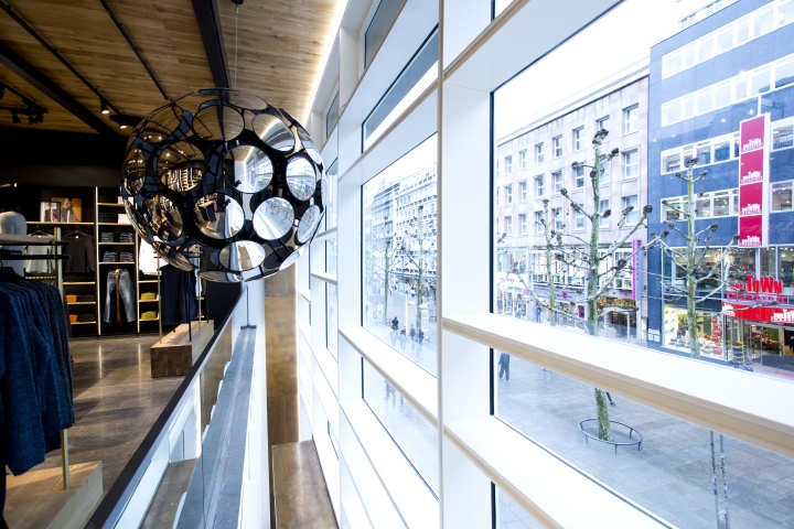 vero-moda-flagship-store-at-konigstrasse-by-riis-retail-stuttgart-germany-33 vero-moda-flagship-store-at-konigstrasse-by-riis-retail-stuttgart-germany-33