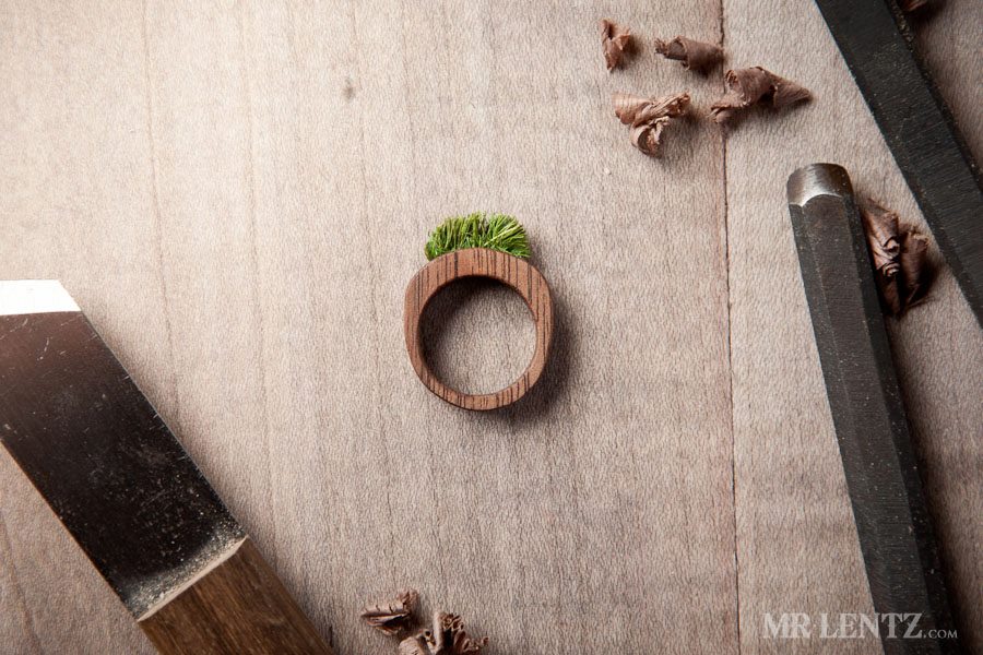 eco-friendly-wood-wedding-rings-01