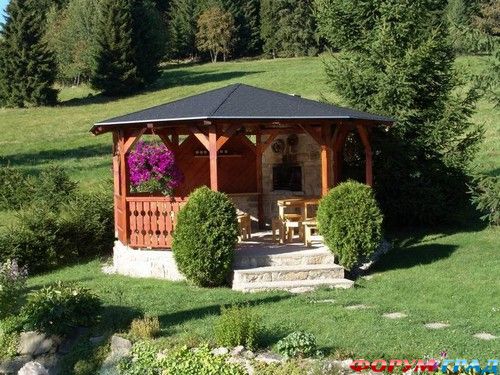 arbor-with-barbecue-01 700904