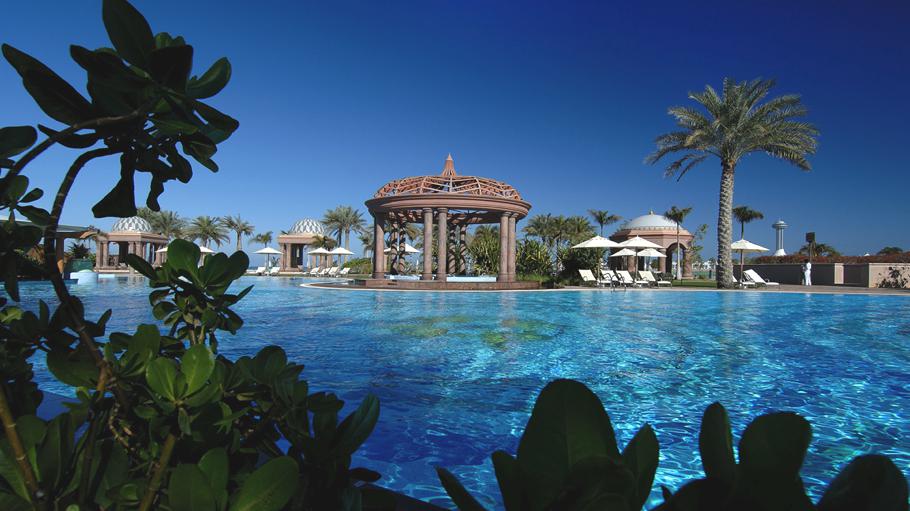 landmark-in-abu-dhabi-the-emirates-palace