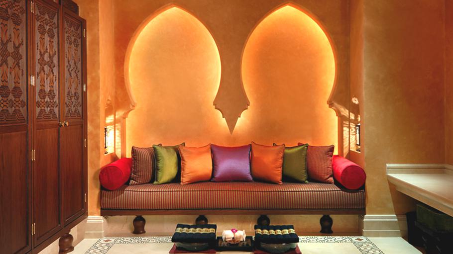 landmark-in-abu-dhabi-the-emirates-palace