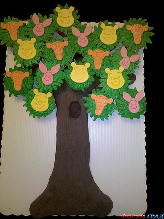winnie-the-pooh-cake-and-cupcakes-57