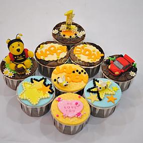 winnie-the-pooh-cake-and-cupcakes-30