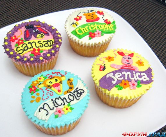 winnie-the-pooh-cake-and-cupcakes-57
