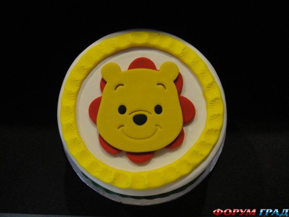 winnie-the-pooh-cake-and-cupcakes-37