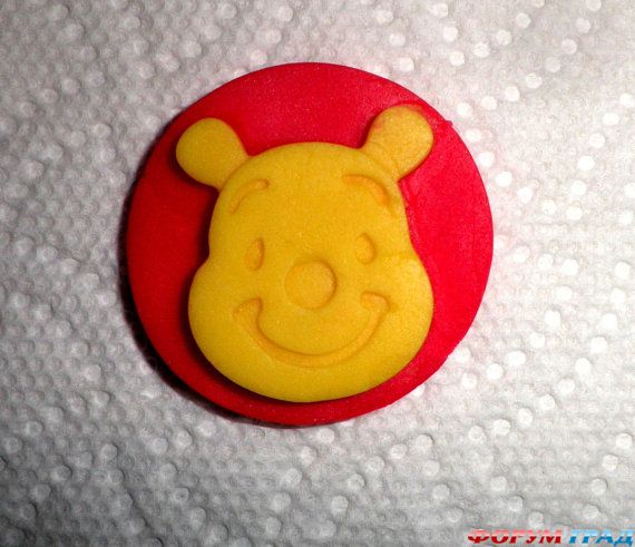 winnie-the-pooh-cake-and-cupcakes-57