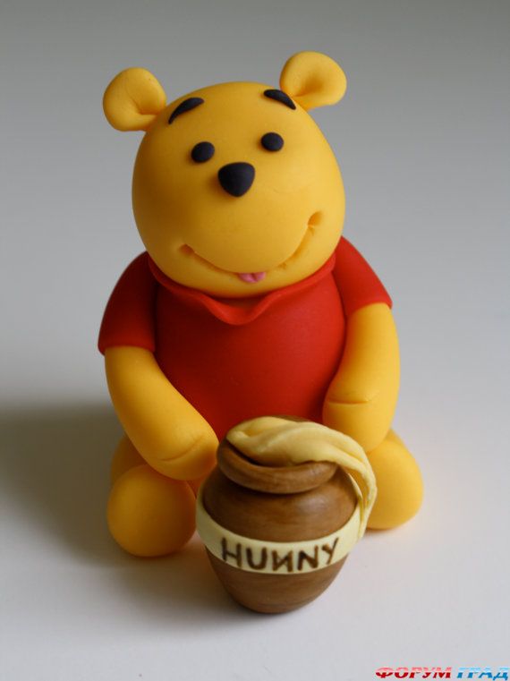 winnie-the-pooh-cake-and-cupcakes-47