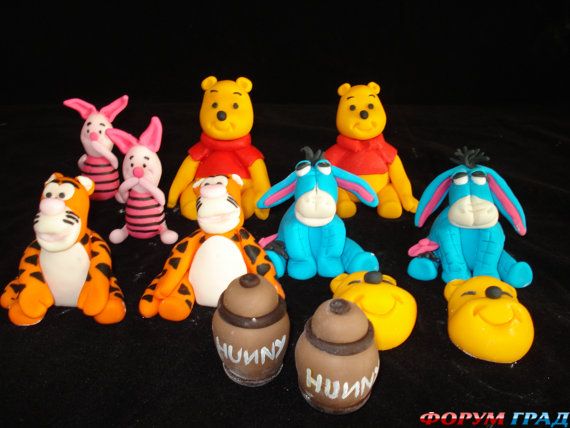 winnie-the-pooh-cake-and-cupcakes-57