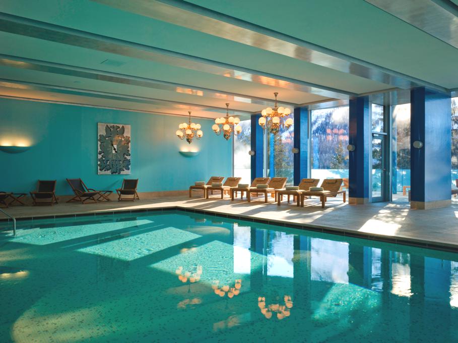 carlton-hotel-st-moritz-aussenansicht-winter