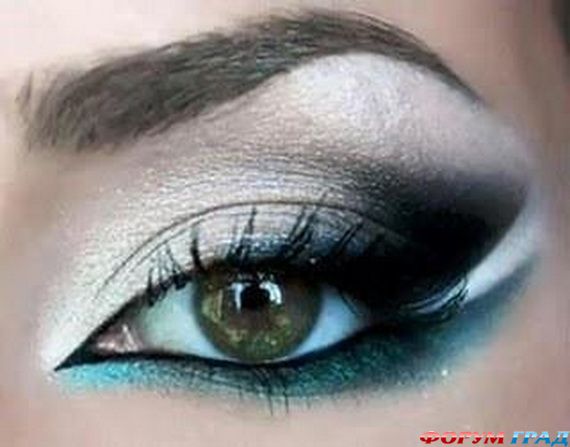 black-water-snake-eye-makeup-style-03