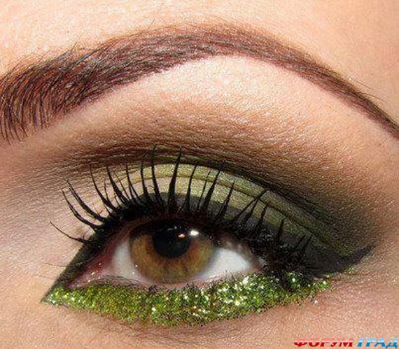 black-water-snake-eye-makeup-style-03