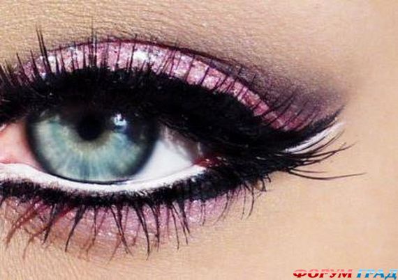 black-water-snake-eye-makeup-style-22