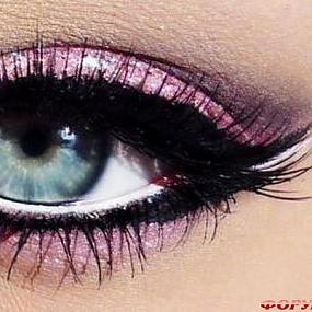 black-water-snake-eye-makeup-style-22