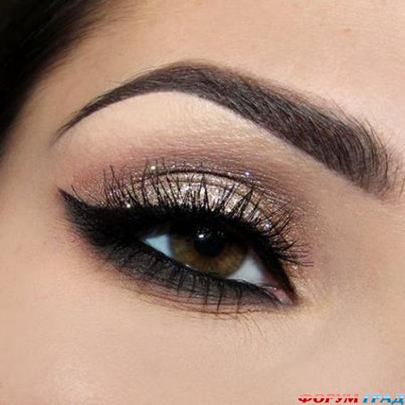 black-water-snake-eye-makeup-style-21