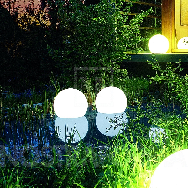 moonlight-mwv-floating-water-lamps