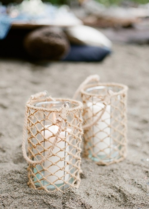 Фотосессия свадьбы на пляже:декоративные свечи