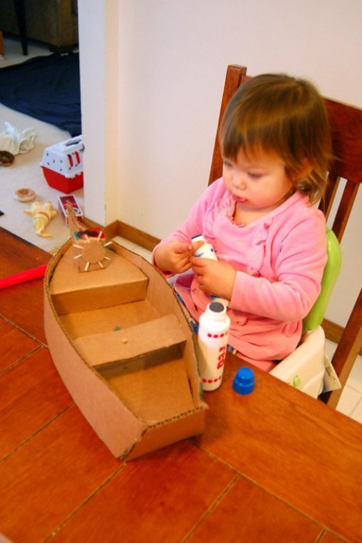 diy-cardboard-boats-12