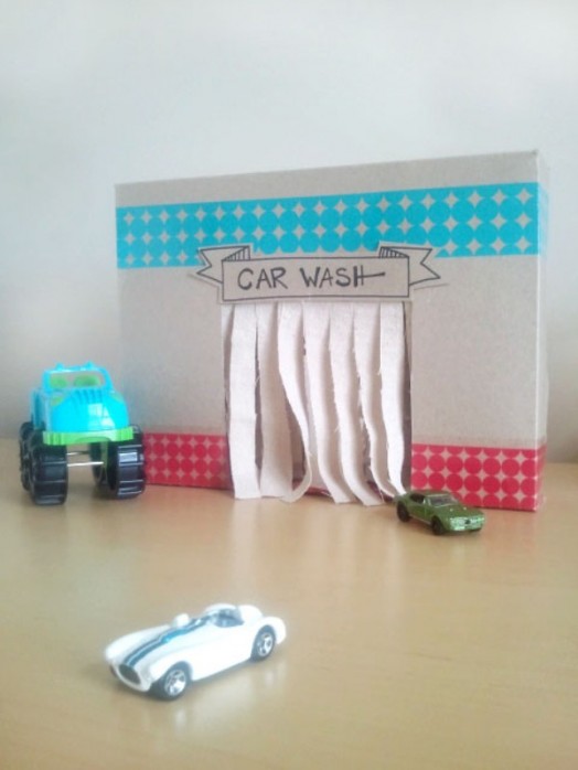 diy-cardboard-car-wash-09