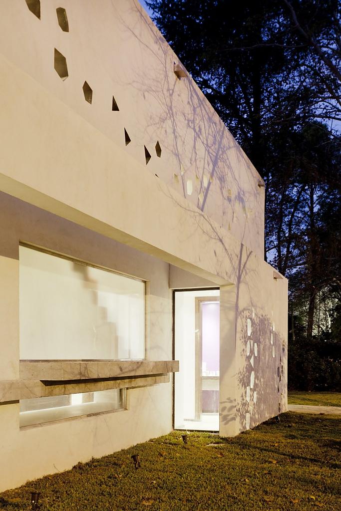 Боковой фасад BLLTT House