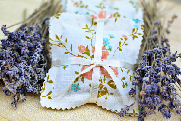 sachets-with-vintage-fabric-09
