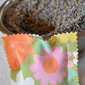 sachets-with-vintage-fabric-11