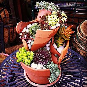 broken-pot-fairy-garden-11