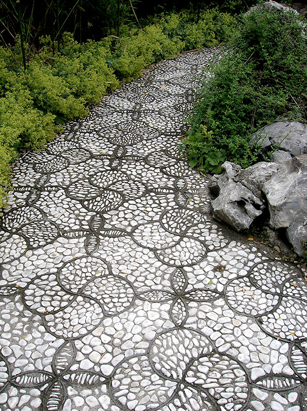 garden-pebble-paths-05