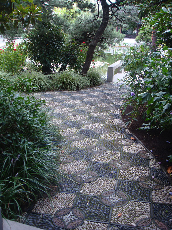 garden-pebble-paths-08