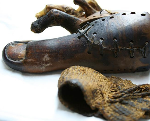 Старинные протезы изготовленные 3000 лет назад