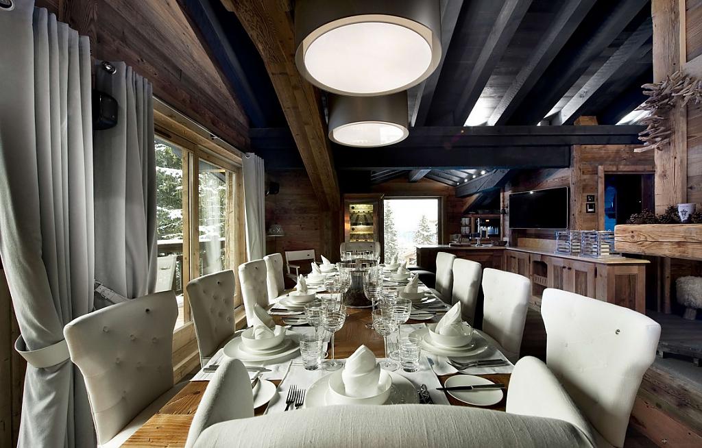 petit-chateau-a-luxury-ski-chalet-in-courchevel-02