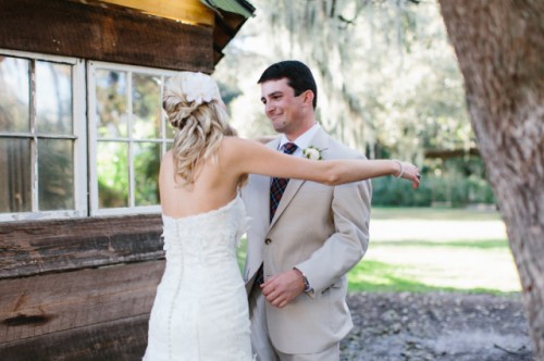 romantic-barn-wedding-with-vintage-and-glam-touches-08