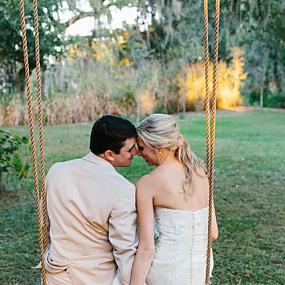 romantic-barn-wedding-with-vintage-and-glam-touches-12