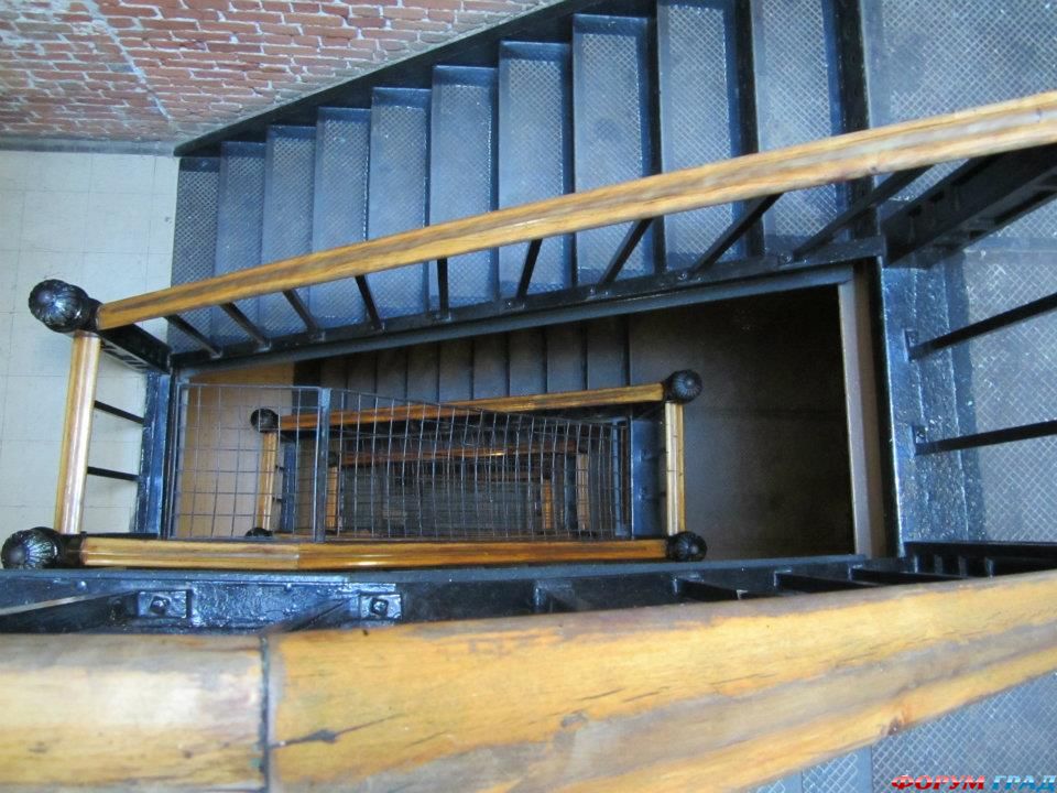Лестница в отеле Ottawa Jail