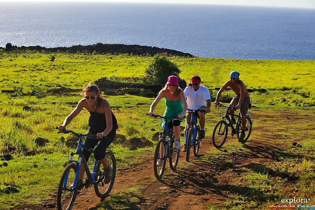 Прогулка на велосипеде возле отеля Explora Rapa Nui