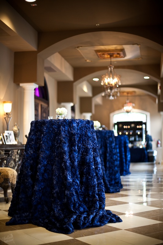 blue-color-wedding-ideas-perfect-for-fall-and-winter