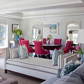 Colorful-contemporary-living-space-in-fuchsia