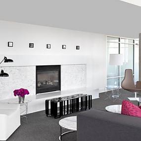 Colorful-contemporary-living-space-in-fuchsia