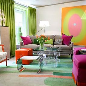 Colorful-contemporary-living-space-in-fuchsia