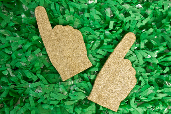 DIY-Glitter-Foam-Fingers