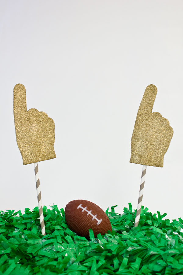 DIY-Glitter-Foam-Fingers