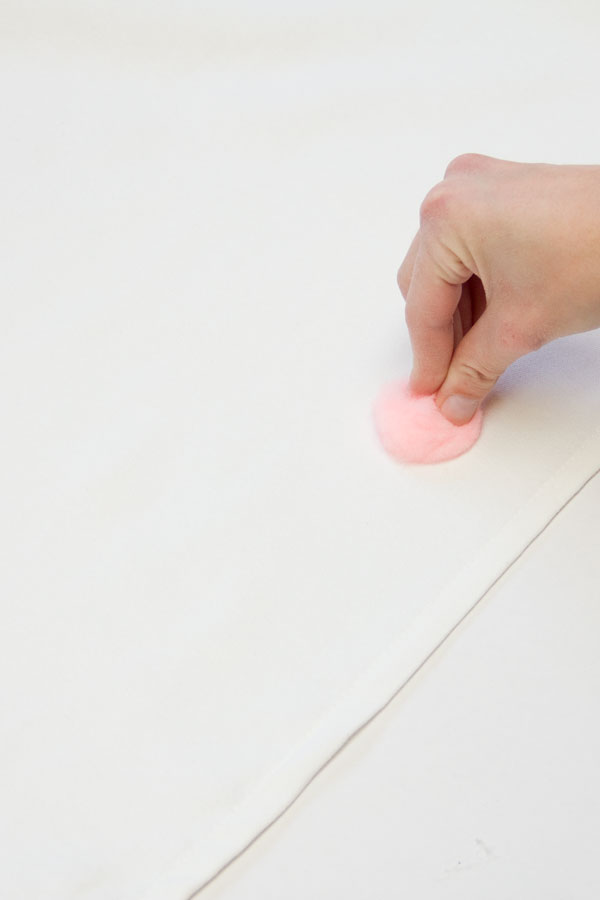 DIY-Pom-Pom-Tablecloth