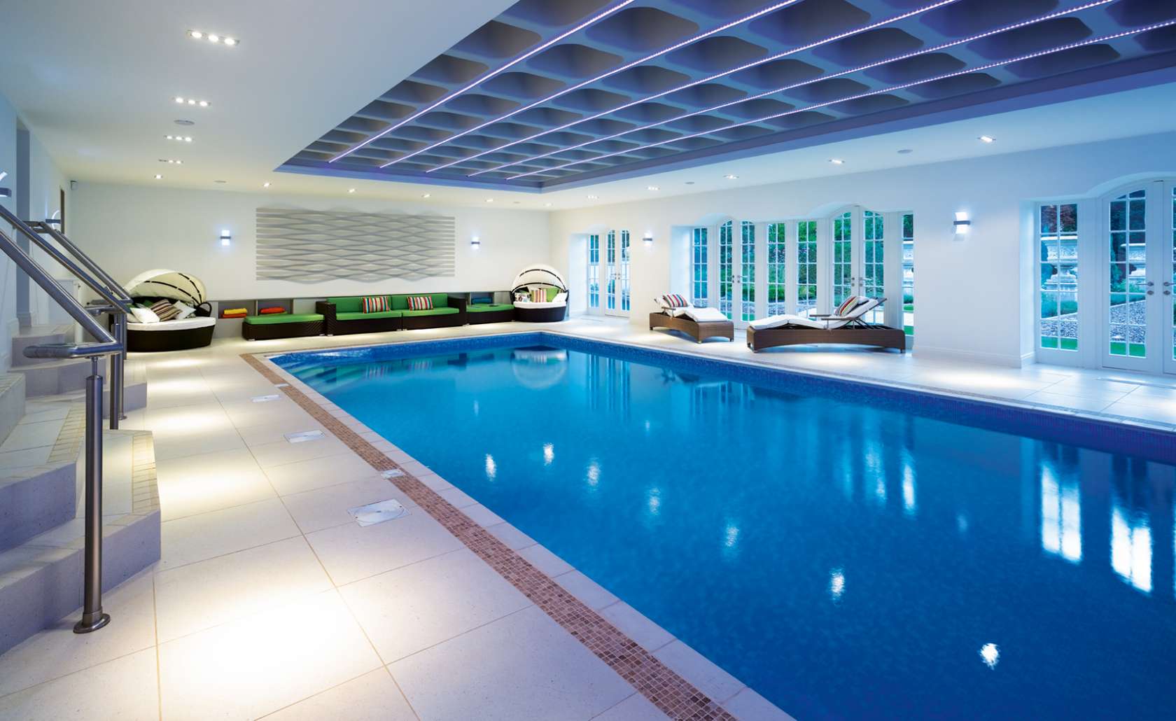 Photos of indoor pools for a delightful swimming experience Photos of indoor pools for a delightful swimming experience