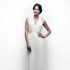 refined-wedding-dresses-by-catherine-deane