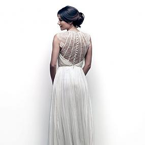 refined-wedding-dresses-by-catherine-deane