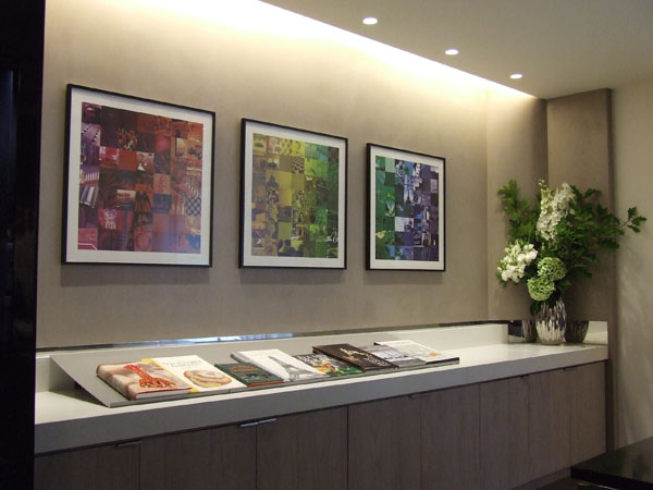 Гости Sofitel Hotel могут полюбоваться картинами на стенах, или почитать книги предложенные администрацией